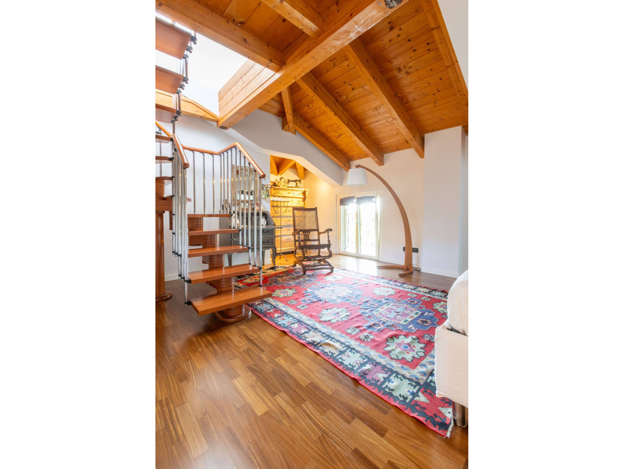 appartamento di 4 locali a usmate velate