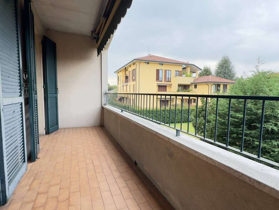 appartamento di 3 locali a vimercate