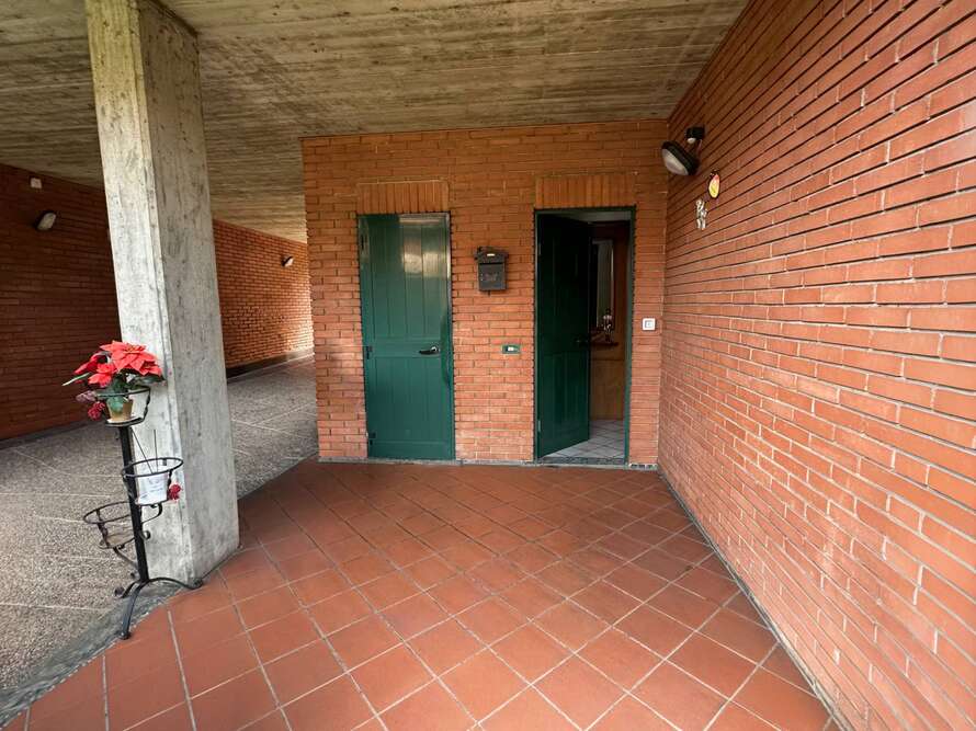 villetta a schiera di 6 locali a osnago
