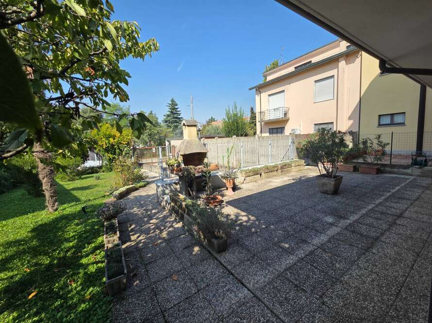 villa di 4 locali a caponago
