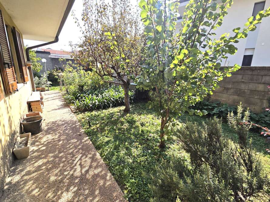 villa di 4 locali a caponago