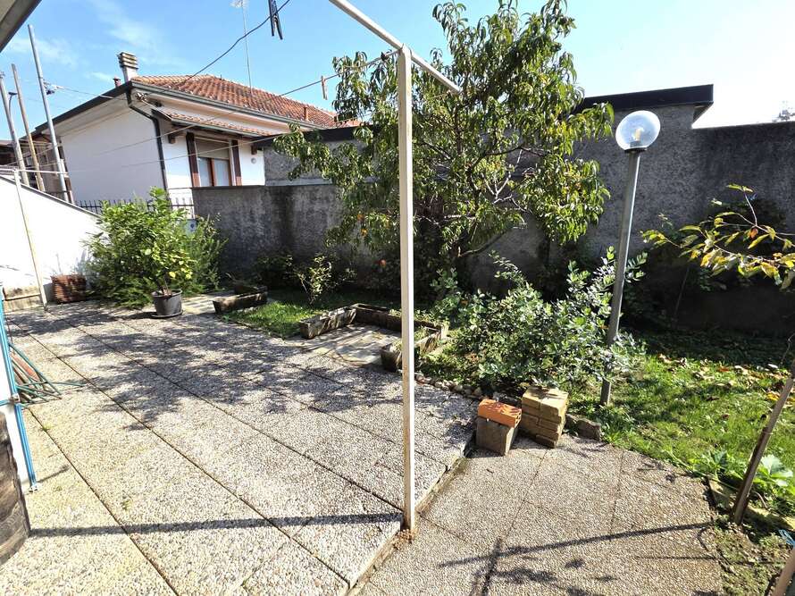 villa di 4 locali a caponago