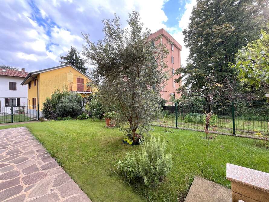 appartamento di 4 locali a monza
