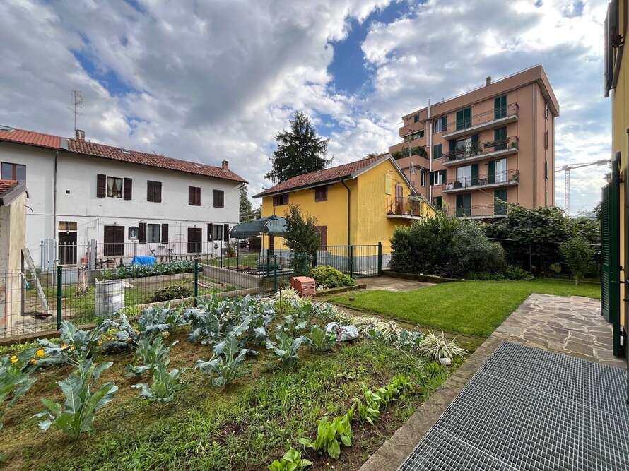appartamento di 4 locali a monza