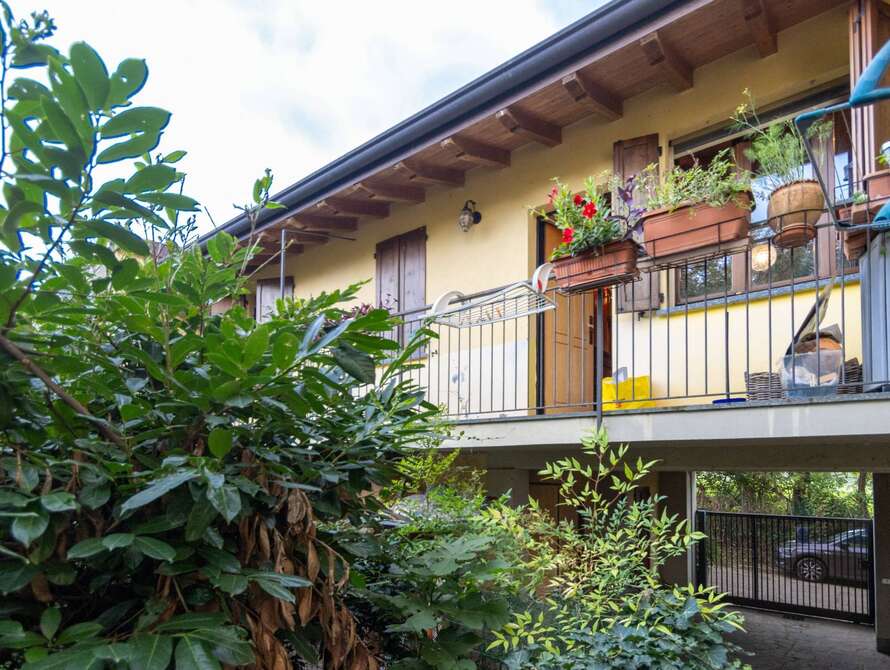 appartamento di 3 locali a usmate velate