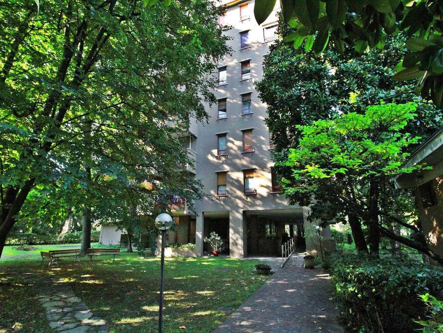 appartamento di 5 locali a monza