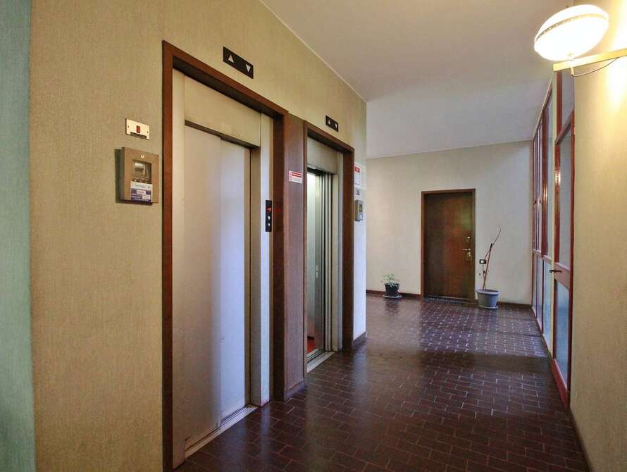 appartamento di 5 locali a monza