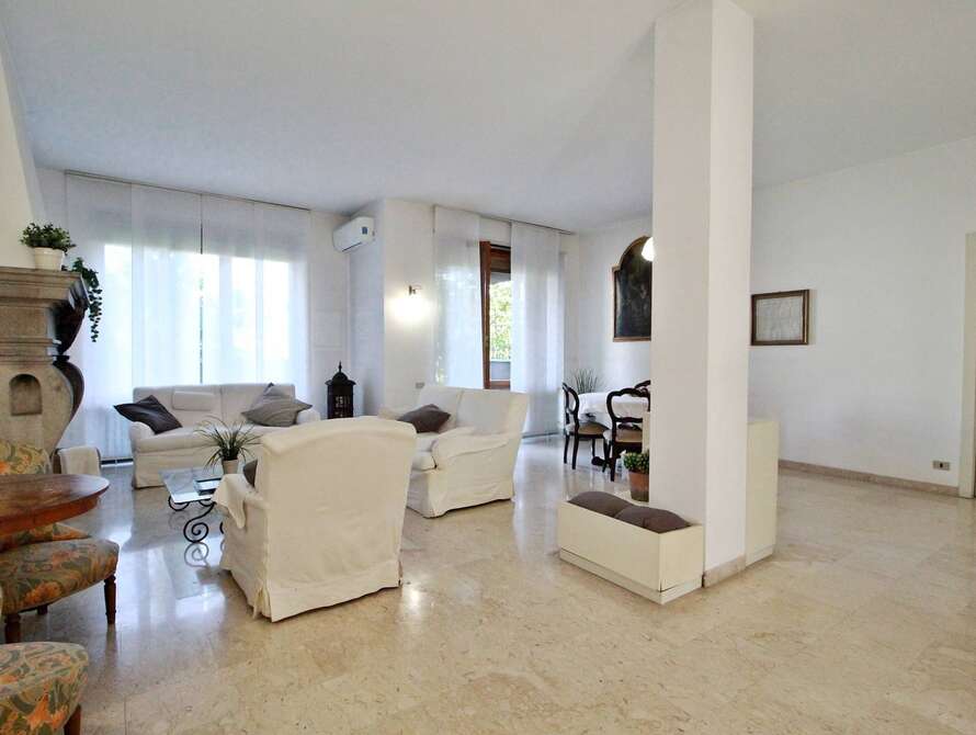 appartamento di 5 locali a monza