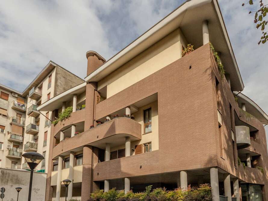 attivita commerciale di 3 locali a lissone