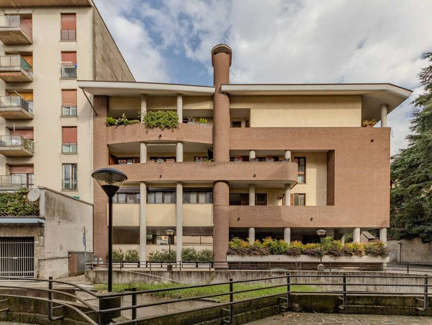 attivita commerciale di 3 locali a lissone