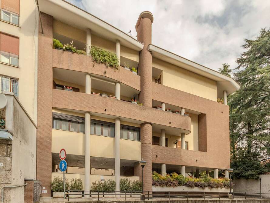 attivita commerciale di 3 locali a lissone