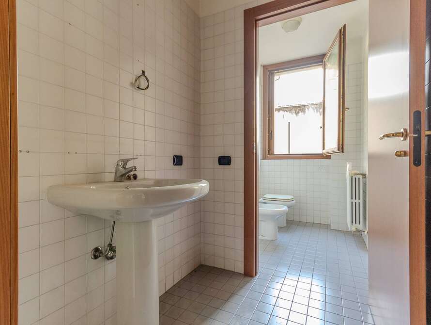 attivita commerciale di 3 locali a lissone