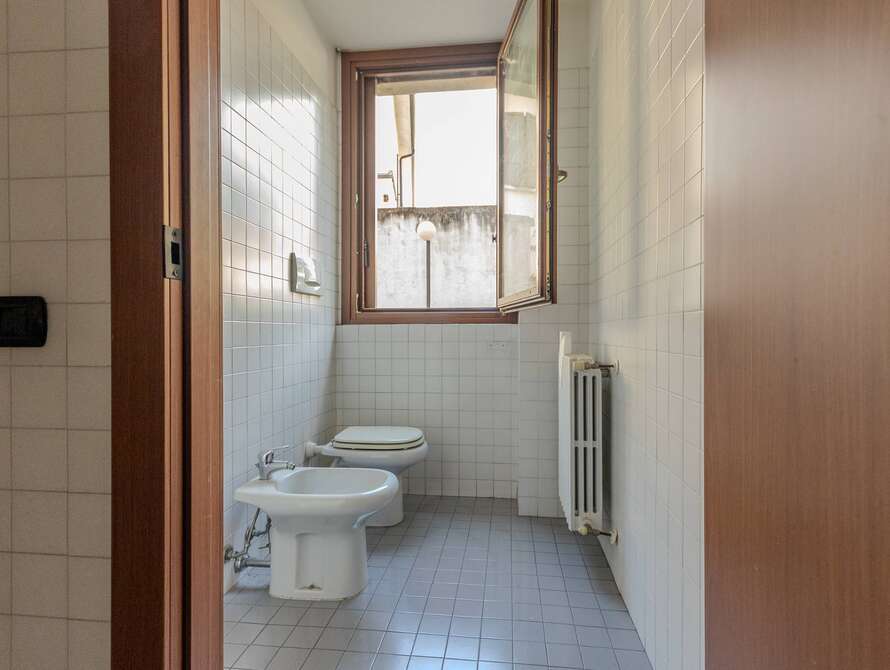 attivita commerciale di 3 locali a lissone