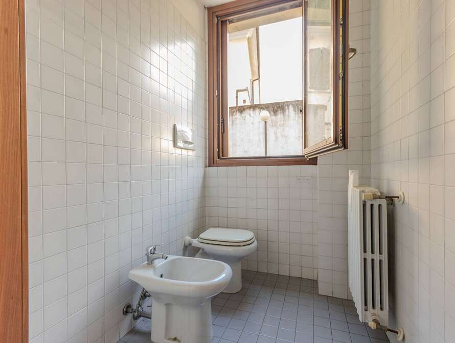 attivita commerciale di 3 locali a lissone