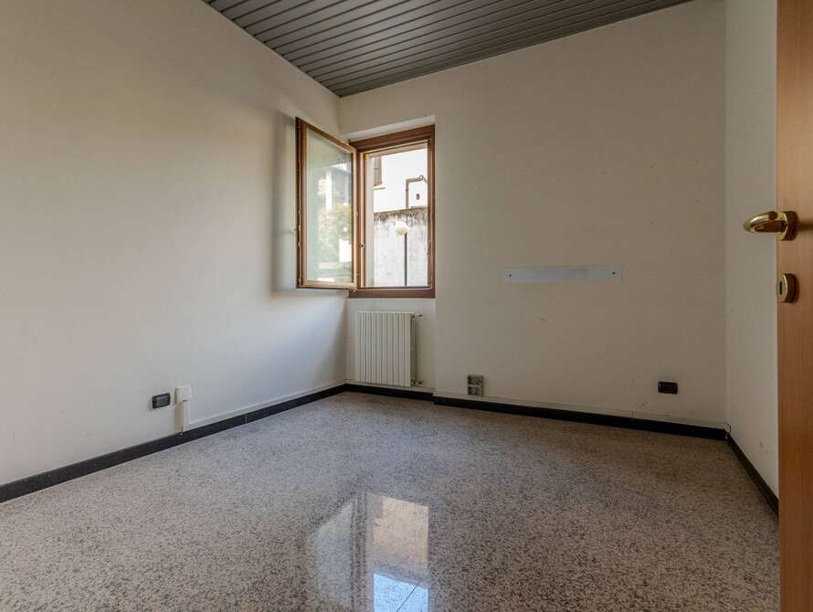 attivita commerciale di 3 locali a lissone