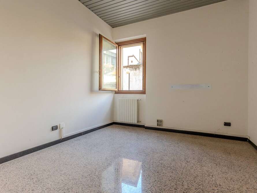 attivita commerciale di 3 locali a lissone