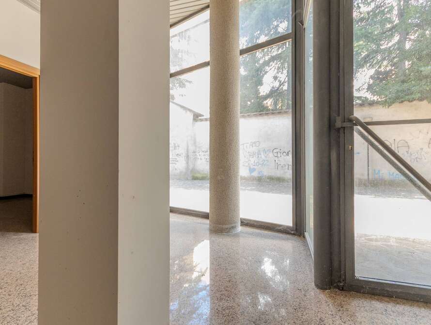 attivita commerciale di 3 locali a lissone