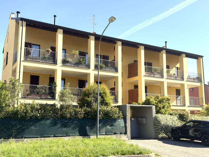appartamento di 4 locali a vimercate