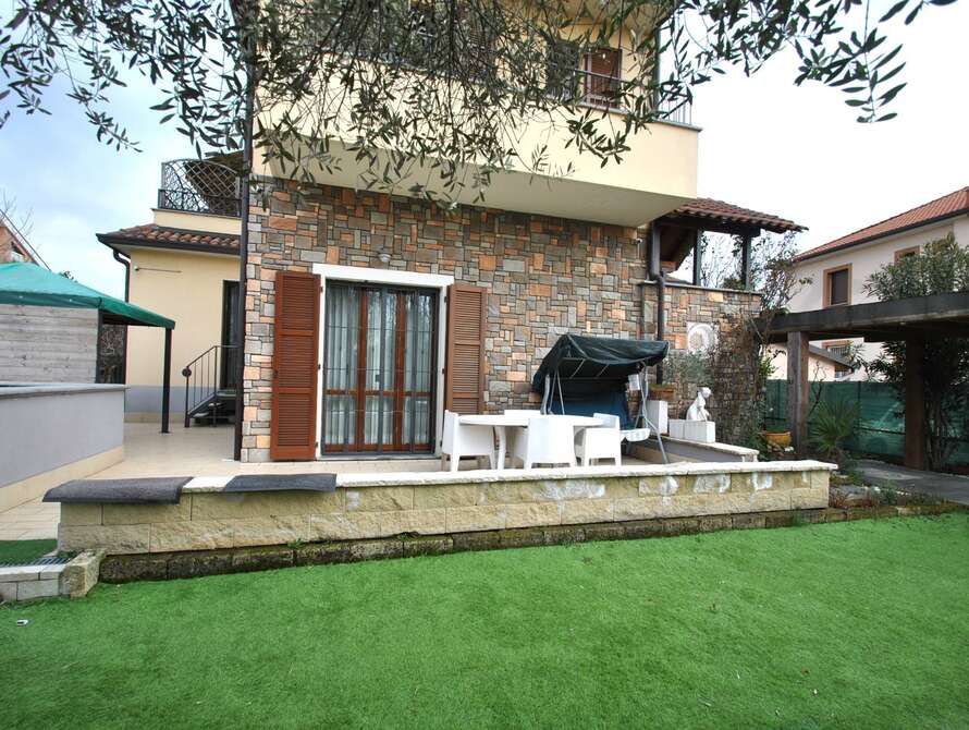 villa di 8 locali a vimercate