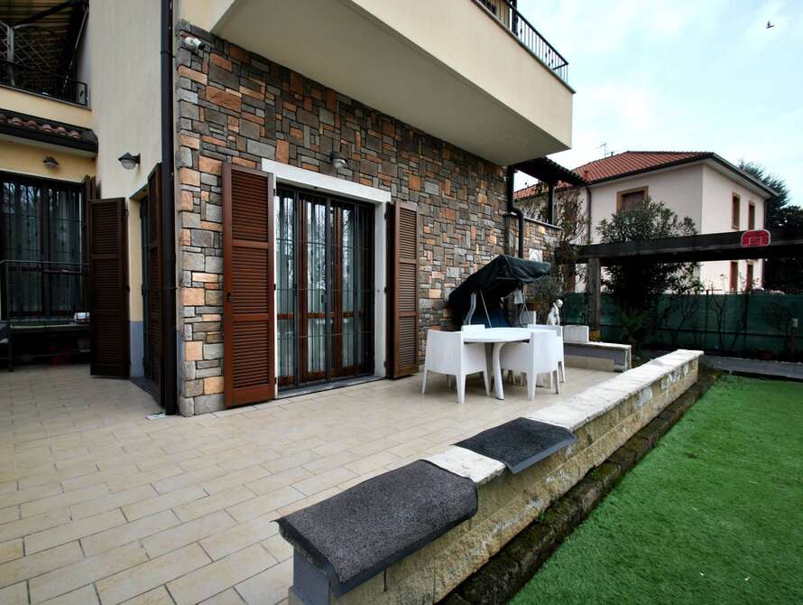 villa di 8 locali a vimercate