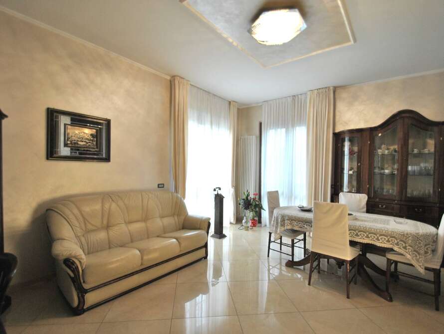 villa di 8 locali a vimercate
