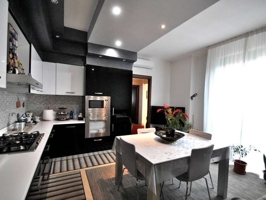 villa di 8 locali a vimercate