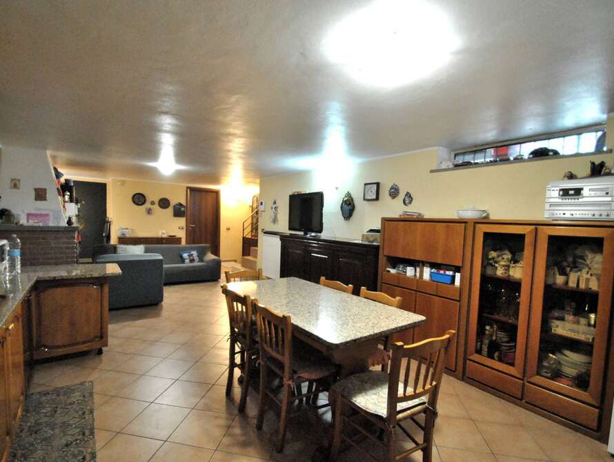 villa di 8 locali a vimercate