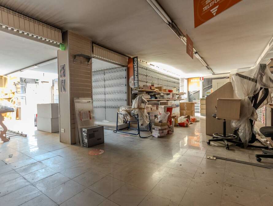 locale commerciale a lissone