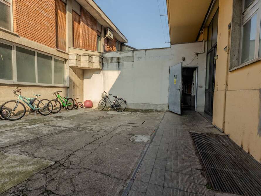 locale commerciale a lissone