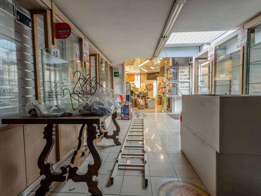 locale commerciale a lissone