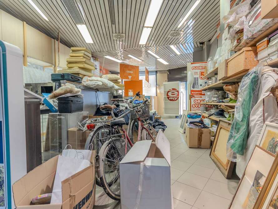 locale commerciale a lissone