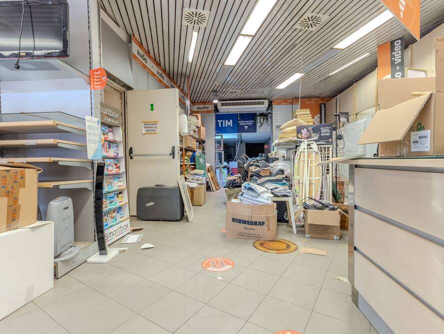 locale commerciale a lissone