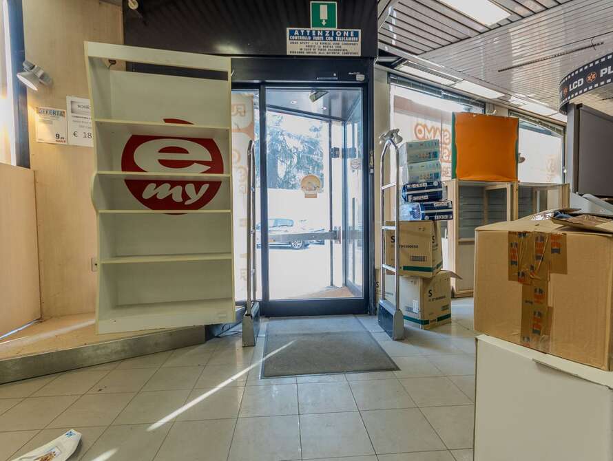 locale commerciale a lissone