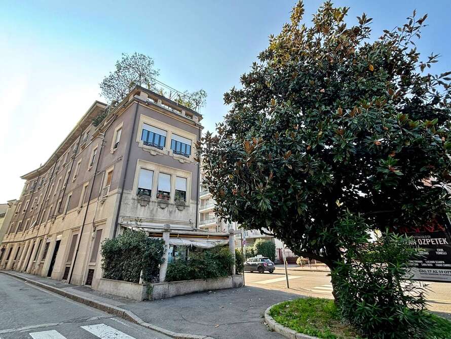 appartamento di 4 locali a monza