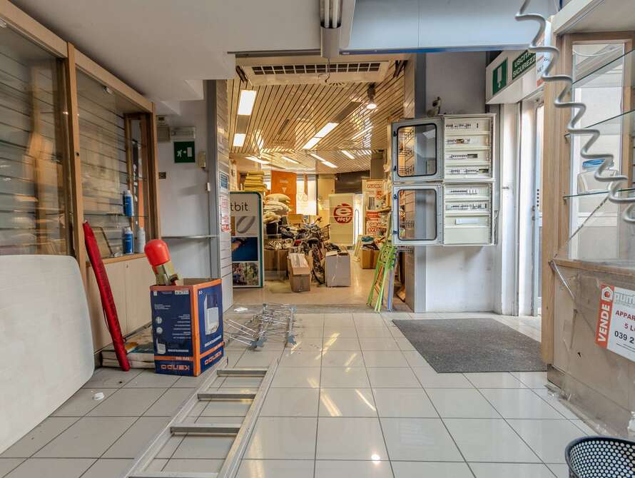 negozio di 6 locali a lissone