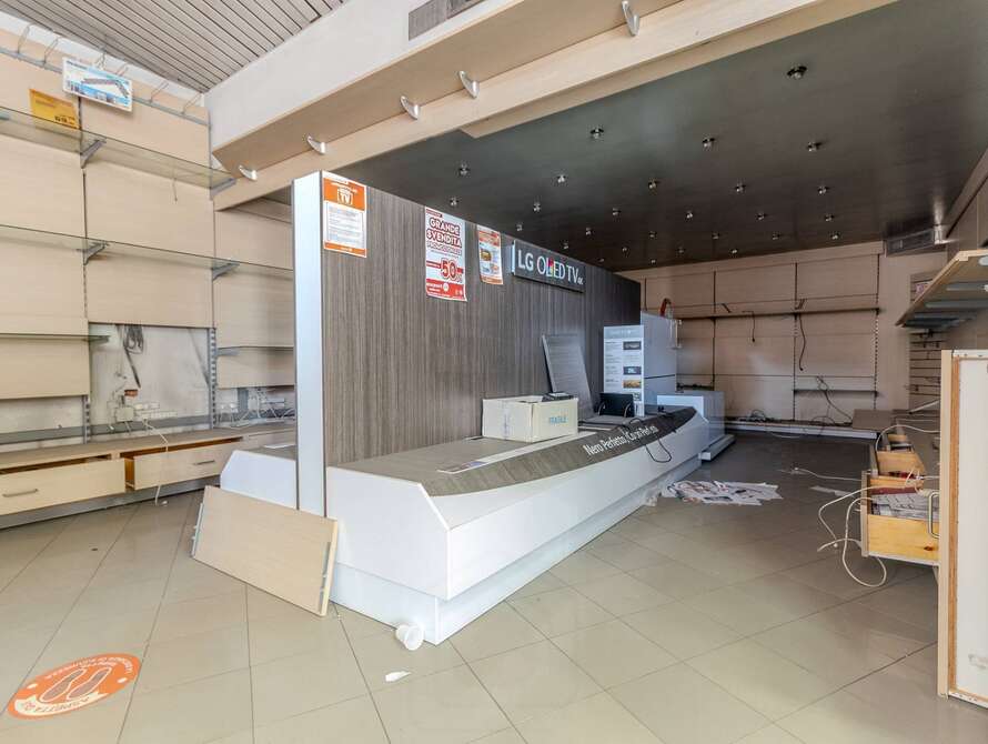 negozio di 6 locali a lissone