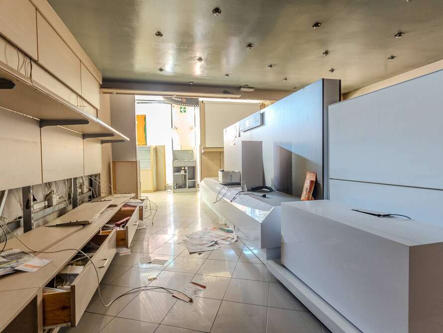 negozio di 6 locali a lissone