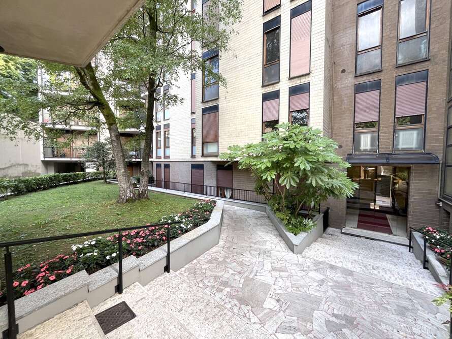 stanza camera di 4 locali a monza