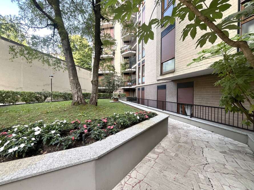 stanza camera di 4 locali a monza