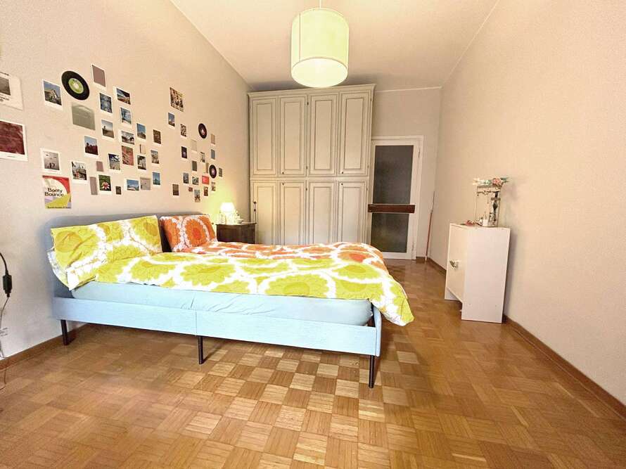 stanza camera di 4 locali a monza