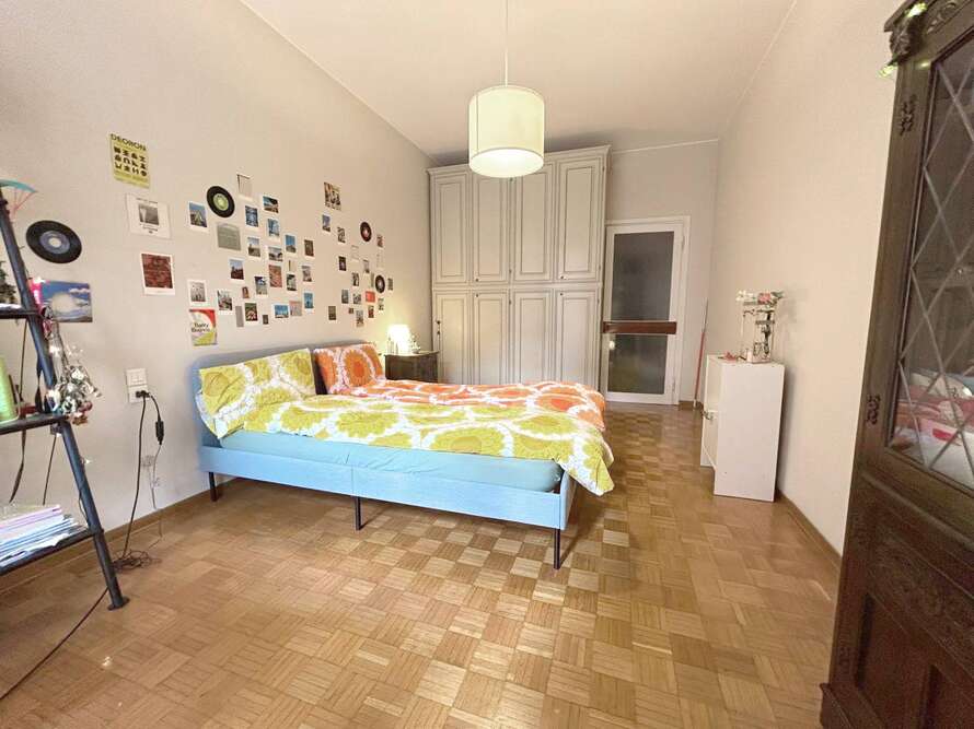 stanza camera di 4 locali a monza