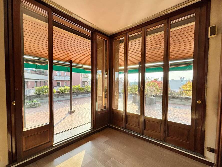 attico di 5 locali a monza