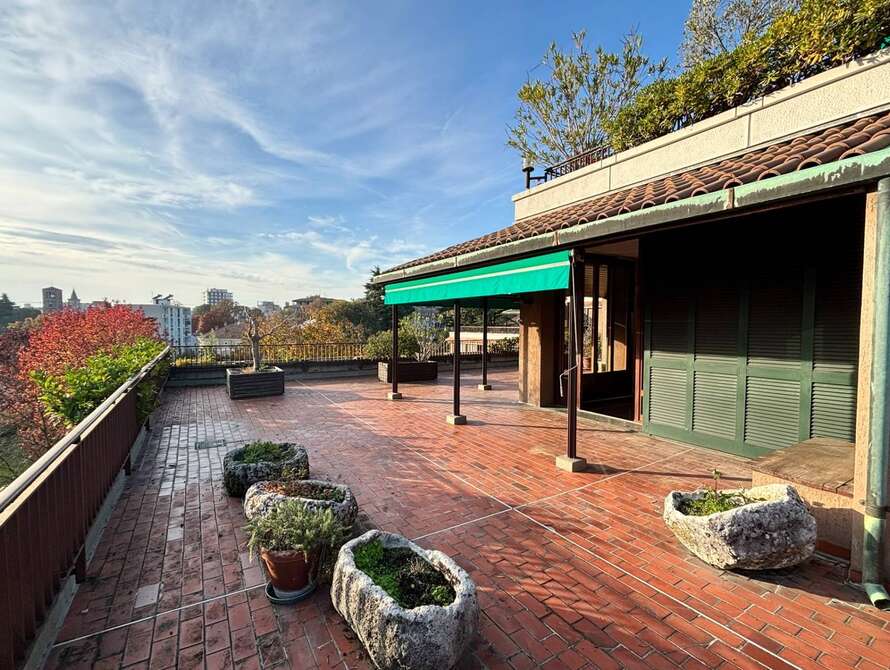 attico di 5 locali a monza