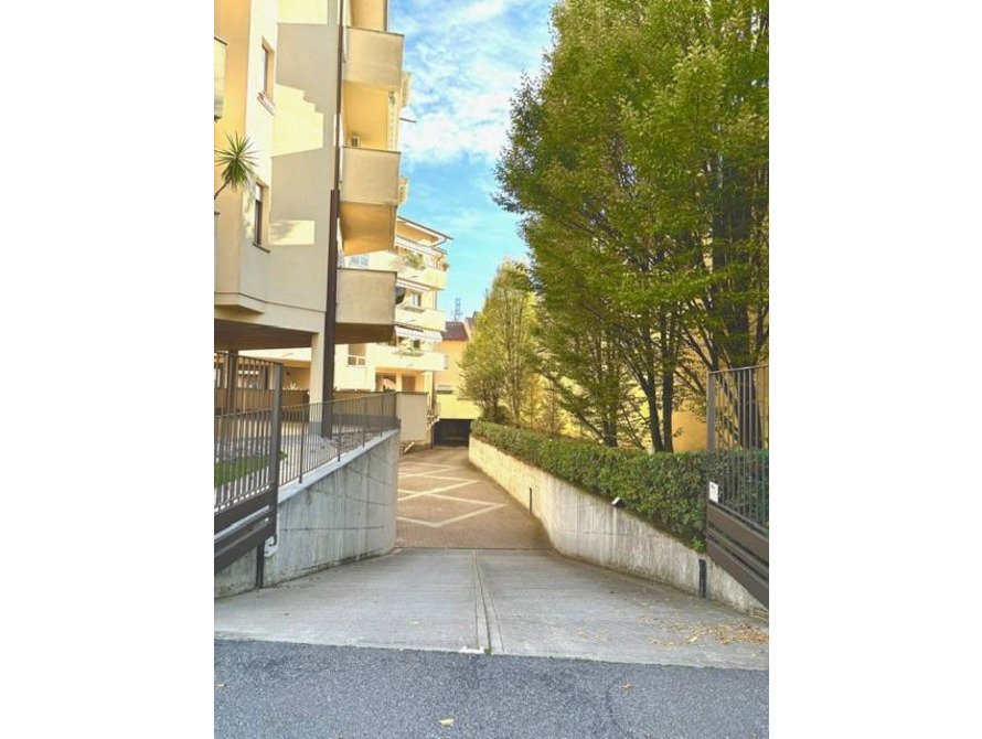 box o garage di 1 locali a lissone