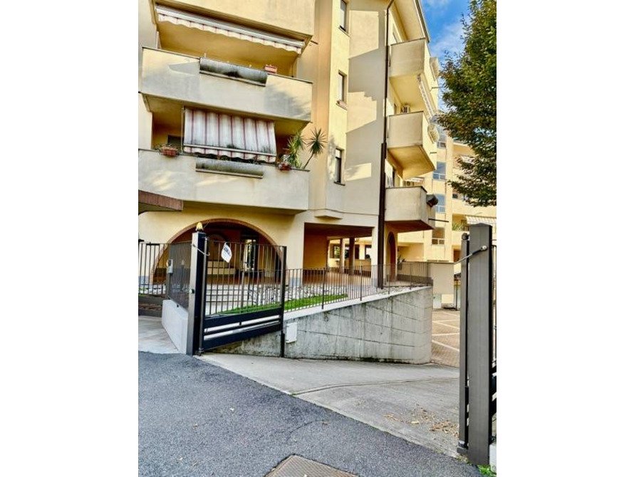 box o garage di 1 locali a lissone