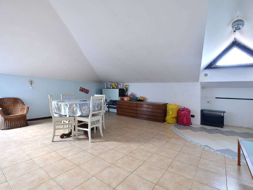 villetta a schiera di 5 locali a aicurzio