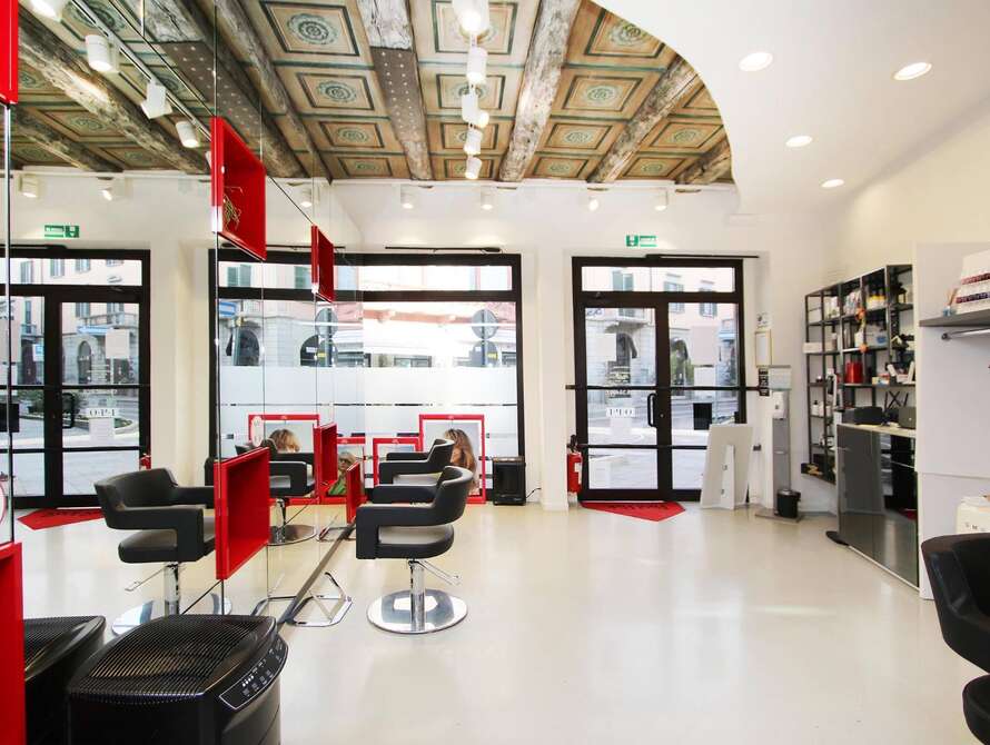 negozio di 2 locali a monza