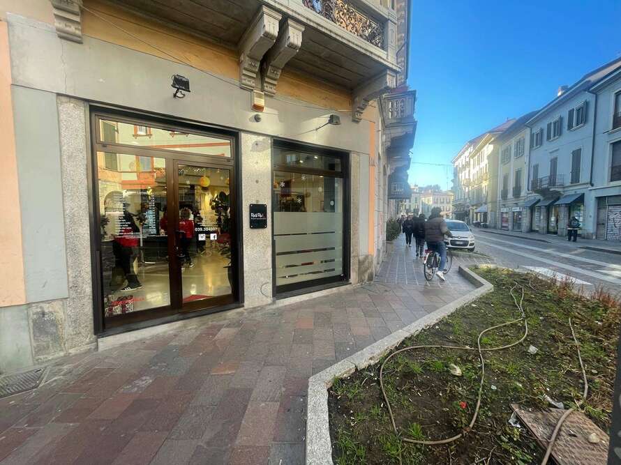 negozio di 2 locali a monza