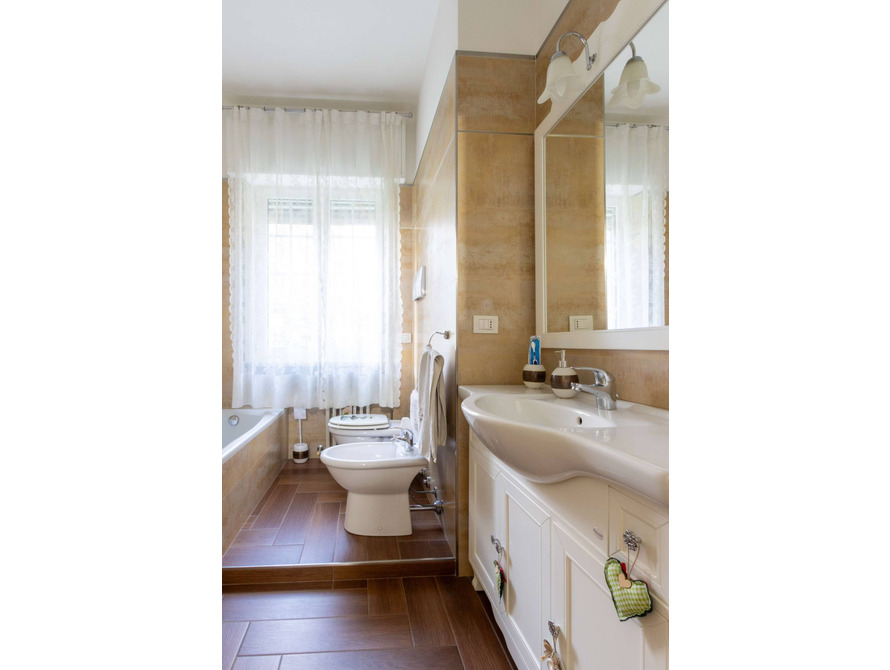 villa di 5 locali a ronco briantino