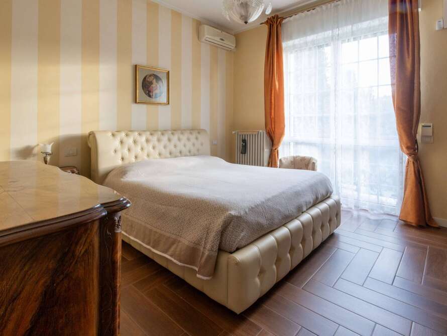 villa di 5 locali a ronco briantino